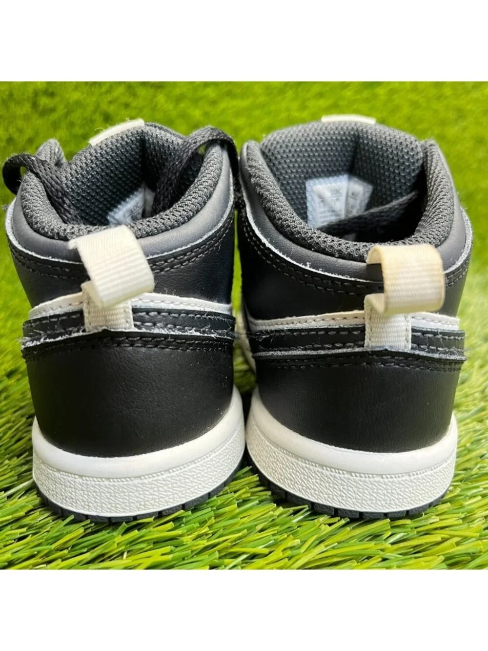 Nike Air Jordan 1 Mid Boys Size 10C Black White Athletic Leather Shoes Sneakers